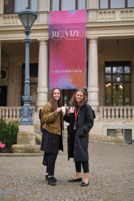 Lucie Švehlová & Tereza Čtvrtník Pejřimovská